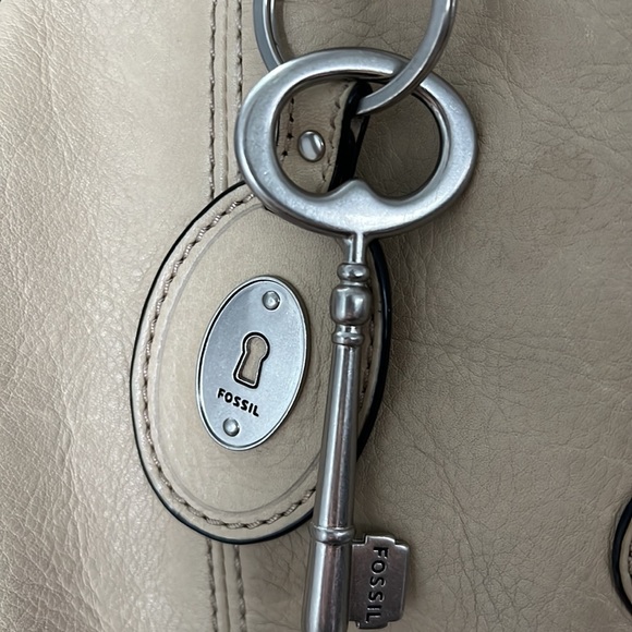Gorgeous FOSSIL SATCHEL - Picture 5 of 12